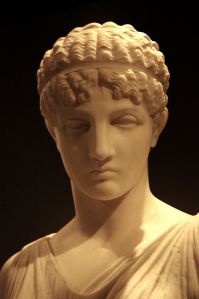 1024px-Beautiful_Greek_woman_statue